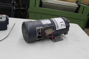 lot 21 image: Leeson Direct Current Permanent Magnet Motor C4D17FK5K