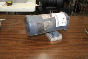 lot 23 image: Leeson Direct Current Permanent Magnet Motor C4D17FK5K