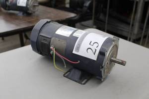 lot 25 image: Leeson Direct Current Permanent Magnet Motor C4D17FK5K
