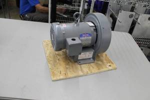 lot 33 image: Spencer Pump VBA90301