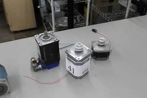 lot 41 image: Lot of (3) Kollmorgen Gold Line Xt 3-Phase Servomotor MT306B1-E2C3, Danaher Motion