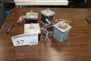 lot 37 image: Lot of (4) Danaher Motion Stepping Motor 2-Phase CTP32NLS58KAA00, Superior Electric Slo-Syn Stepping Motor KML092S-102