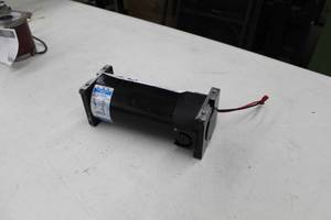 lot 48 image: Leeson Direct Current Permanent Magnet Motor CM31D35NZ54