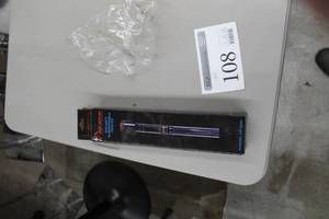 lot 108 image: Aquatop 200W Submersible Heater HT-200