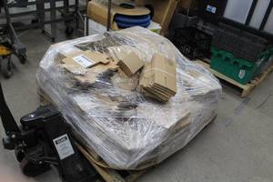 lot 146 image: Cardboard Box Flats
