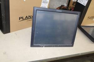 lot 116 image: Planar 19in. Wall-Mount Computer Monitor PT19