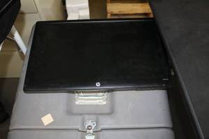 lot 124 image: HP 20in. Computer Monitor W2072a