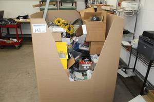 lot 143 image: Electronics - Communcation Switches, Cables, Industrial Relays, Smart Relays, Pump Cans