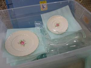 Assorted Vintae Dishes Etc in Tote ...