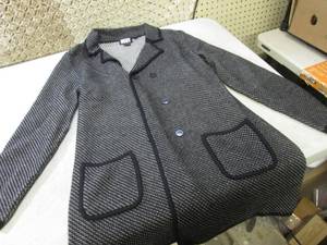 DKNY Sweater Size Large  F-3...