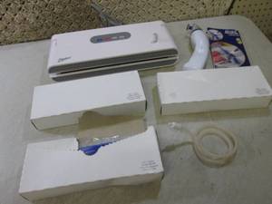 Ziploc and Reynolds Bag Sealers wit...