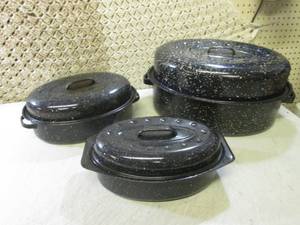 Lot of 3 Roasting Pans with Lids  R...