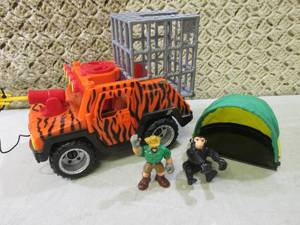 Toy Safari Truck and Figures  CSB...