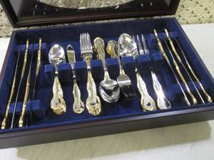 Cambridge Siverware Set with Gold T...