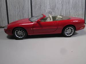 Maisto Jaguar XK Series Diecast Car...