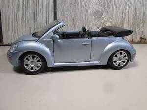 Maisto Volkswagen New Beetle Diecas...