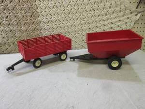 2 Toy Farm Trailers  EC1...