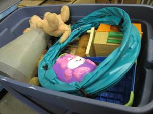 Large 34 Gallon Tote with Lid Full ...