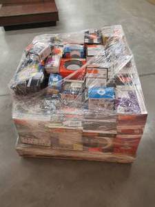 lot 43 image: WHOLESALE MIXED PALLET OF RECESSED TRIM LIGHTING