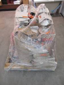 lot 44 image: WHOLESALE MIXED PALLET OF RECESSED TRIM LIGHTING