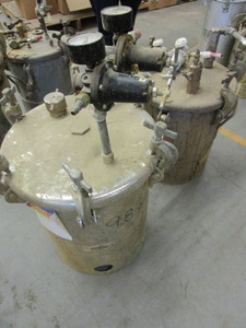 lot 110 image: GRACO NON-OPERATIONAL SPRAY POTS