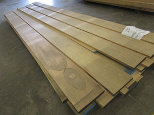 lot 605 image: 44 RIFT CUT RED OAK S&B