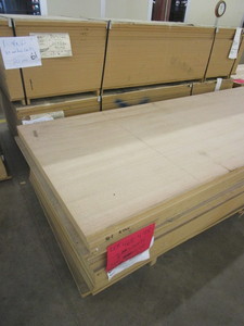 lot 479 image: RED OAK B1 VENEER SHEET GOODS