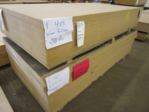 lot 499 image: RED OAK B-1 VENEER SHEET GOODS