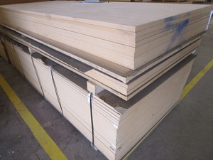 lot 622 image: MAPLE VENEER MDF B4 PS SHEET GOODS