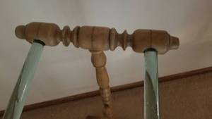 lot 157 image: Vintage Turned Wood Quilt Blanket Rack