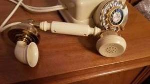 lot 158 image: Retro Vintage French Telephone