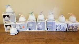 lot 131 image: Lladro Christmas Bell Collection  14 Bells  1987 to 1996