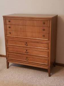 lot 63 image: Mid-Century Six Drawer Dresser