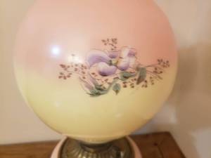 lot 81 image: Antique Hand Painted Globe Lantern