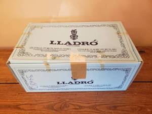 lot 127 image: LLadro Needle Work