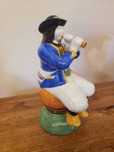 lot 135 image: Quimper Flute Player