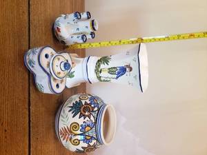 lot 143 image: Quimper Unique Vases Collection