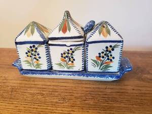 lot 145 image: Quimper Salt & Pepper Sugar