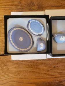 lot 150 image: Wedgwood Miniature Tea Sets