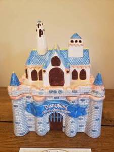 lot 152 image: Nestle Disneyland Castle