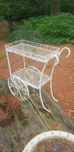lot 47 image: IndoorOutdoor Metal Tea Cart