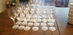 lot 159 image: Frosted Stem Wine Glasses, set of 24