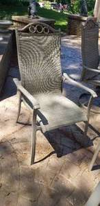 lot 8 image: Sunny Iron Outdoor Patio Set