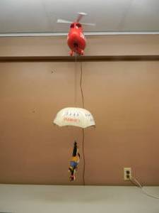 lot 2 image: VINTAGE - Hamms Beer Bear Advertising Motion Bar Display Helicopter - RARE HARD TO FIND PIECE - AWESOME PIECE - WORKS - SEE PICTURES