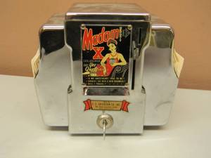 lot 26 image: VERY RARE - Vintage 1950s Diner Retro Madam X, 1 Cent Fortune Teller Coin Operated Table Top Napkin Holder - WITH KEY & FORTUNES - CRAZY AWESOME PIECE