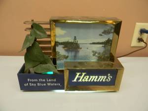 lot 31 image: VINTAGE 1950s HAMMS FROM THE LAND OF SKY BLUE WATERS LIGHTED BEER SIGN REGISTER TOPPER - WORKS - SEE PICTURES