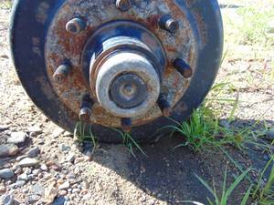 lot 4 image: 7500 lb Trailer Axle