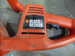lot 60 image: Electric Hedge Trimmer