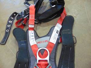 lot 87 image: Safety Harness