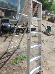 lot 121 image: 6 Aluminum Step Ladder